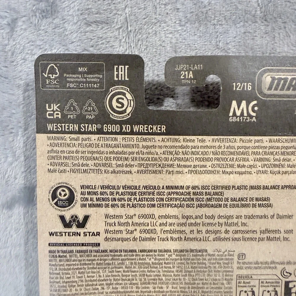 Matchbox Working Rigs Western Star 6900 XD Wrecker Tow Truck 12/16 Black Yellow